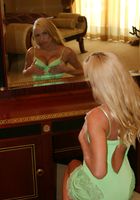 Cassie Young in behind the scenes, Cassie Young (cas003) ATK Premium: Cassie Young (Cassie Young in behind the scenes)
