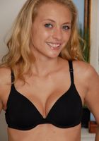 Natasha loves to show off her sexy feet and toes, Natasha (nat122) ATK Petites: Natasha (Natasha loves to show off her sexy feet and toes)