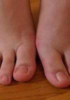 Zafira has some very sexy feet and she shows them off well in this set, Zafira (zaf001) ATK Exotics: Zafira (Zafira has some very sexy feet and she shows them off well in this set)